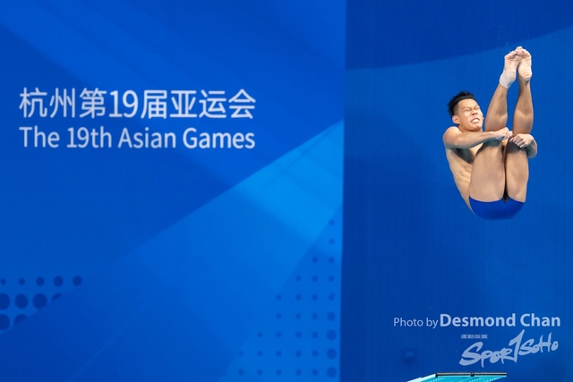 20231002 Diving 1M W A1 _DAC7445