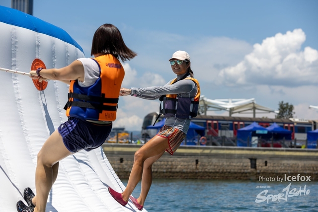 240825_Splash_Fox-15