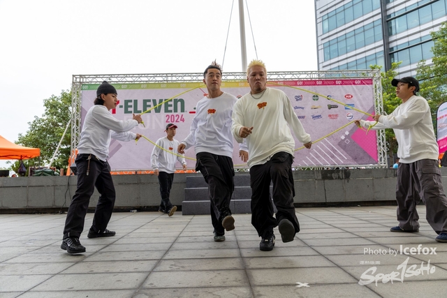 241103_711_Run-350