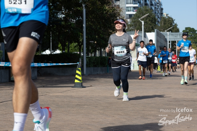 241201_Pocari_2Gun-1015