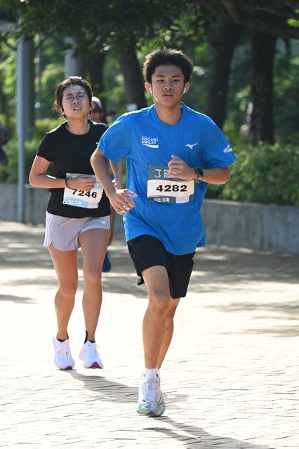 Pocari_1736