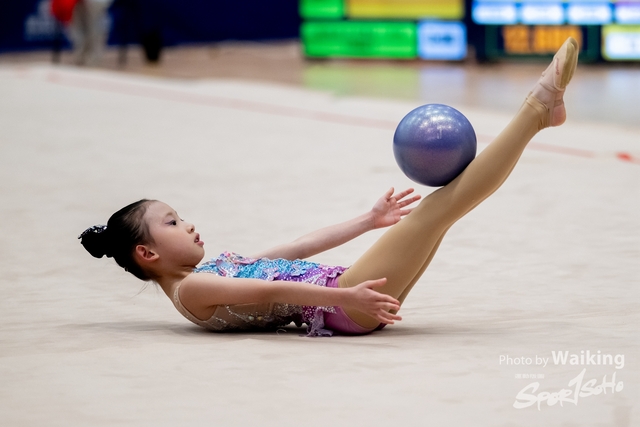 2024-11-30 RG-Ball-0654