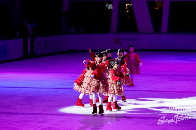 2024-12-24 Xmas Dance on Ice -0101