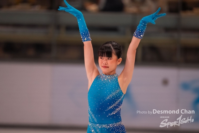 20241116 Ice Skating A1 1 DA100106-2