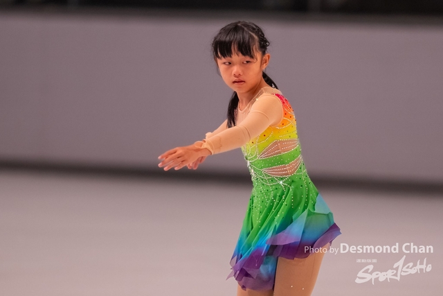 20241116 Ice Skating A1 1 DA100310-2