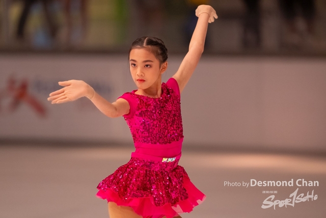 20241116 Ice Skating A1 1 DA100396-2