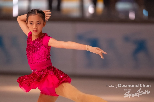 20241116 Ice Skating A1 1 DA100463-2