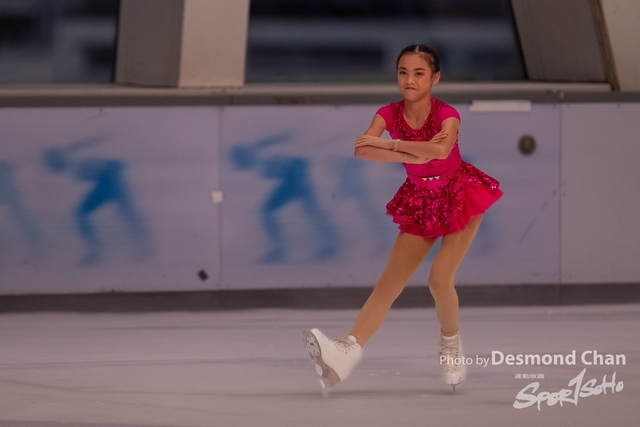 20241116 Ice Skating A1 1 DA100541-2
