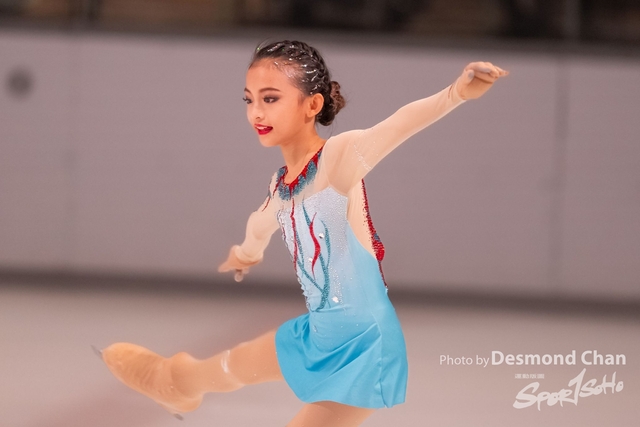 20241116 Ice Skating A1 1 DA100766-2