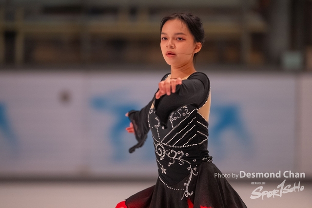 20241116 Ice Skating A1 1 DA101220-2