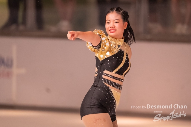 20241116 Ice Skating A1 1 DA101356-2