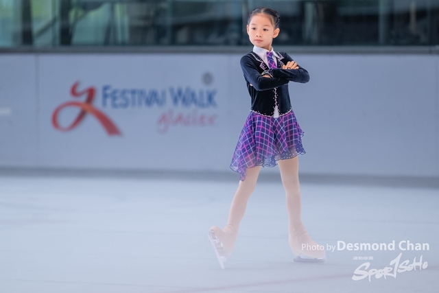20241116 Ice Skating A1 1 DA105319-2