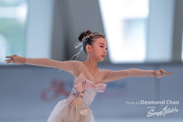 20241116 Ice Skating A1 1 DA105453-2