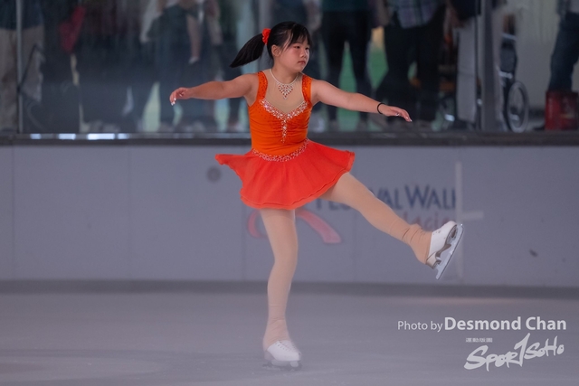 20241116 Ice Skating A1 1 DA105681-2