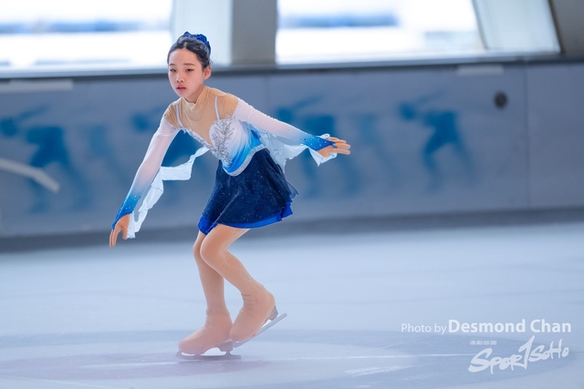 20241116 Ice Skating A1 1 DA107014-2