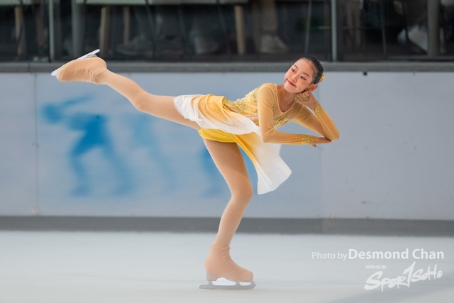 20241116 Ice Skating A1 1 DA107104-2