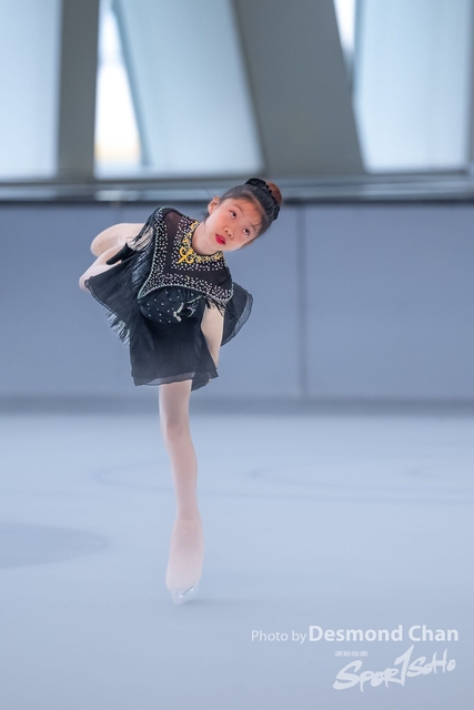 20241116 Ice Skating A1 1 DA107197-2