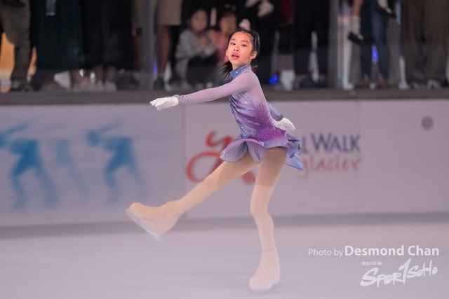 20241116 Ice Skating A1 1 DA107578-2