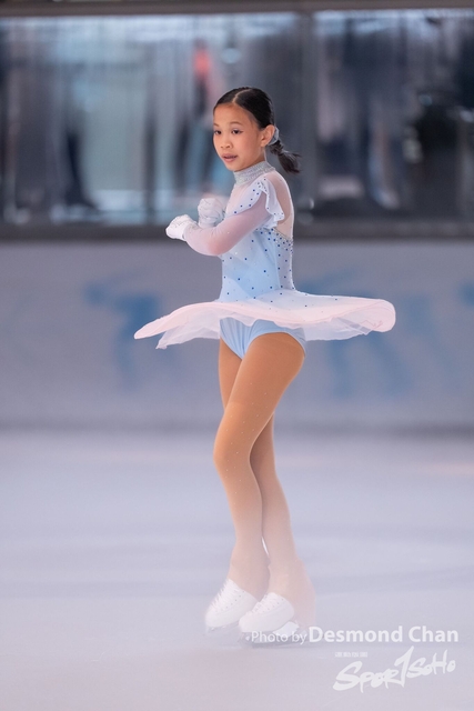 20241116 Ice Skating A1 1 DA108049-2