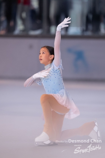 20241116 Ice Skating A1 1 DA108065-2