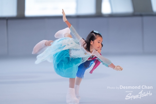 20241116 Ice Skating A1 1 DA108862-2