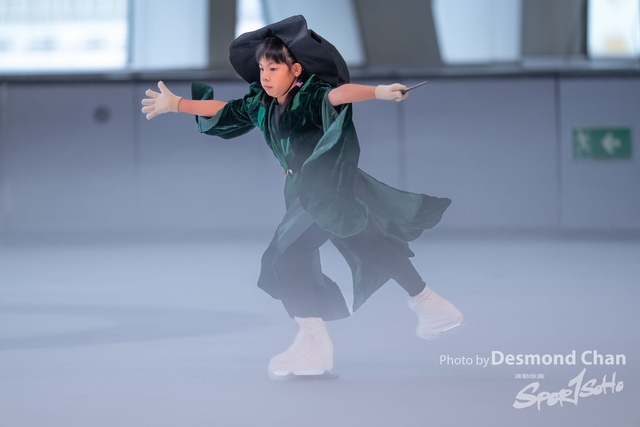 20241116 Ice Skating A1 1 DA108915-2