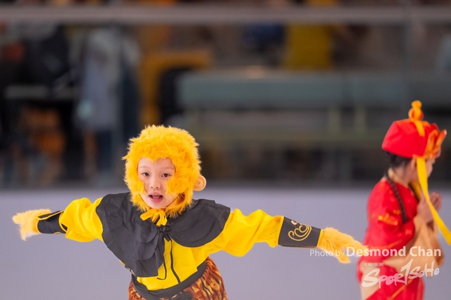 20241116 Ice Skating A1 1 DA109048-2