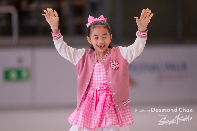 20241116 Ice Skating A1 1 DA109074-2