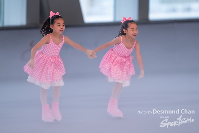 20241116 Ice Skating A1 1 DA109215-2