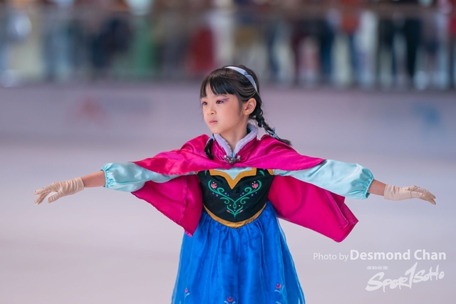 20241116 Ice Skating A9 1 _DA90843-2