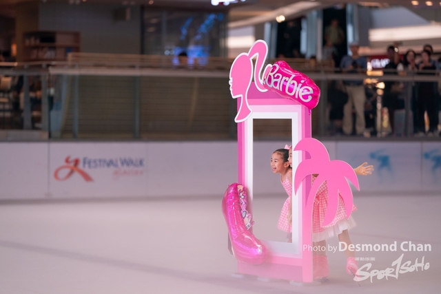 20241116 Ice Skating A9 1 _DA91236-2