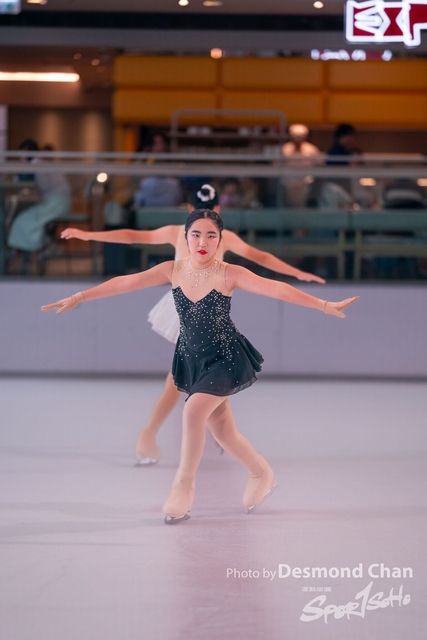 20241116 Ice Skating A9 1 _DA91680-2