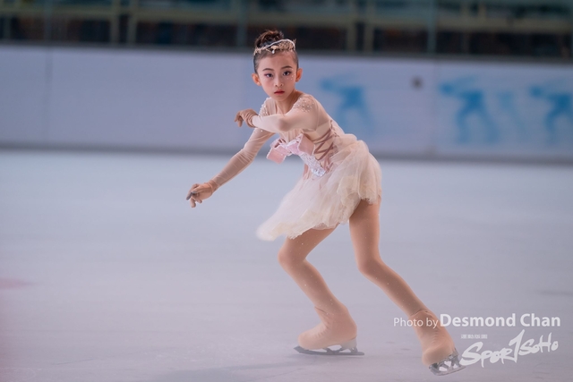 20241116 Ice Skating A9 1 _DA98360-2
