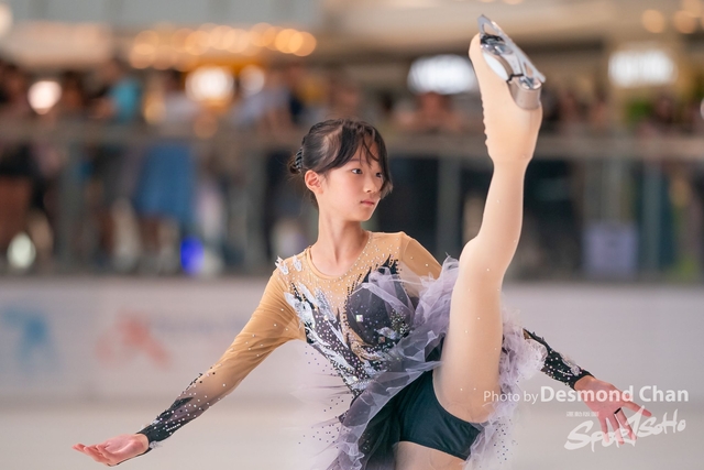 20241116 Ice Skating A9 1 _DA98592-2