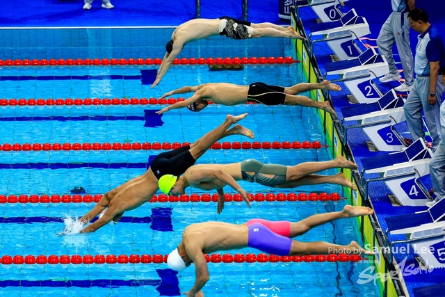 20251212 Swimming AM 2_LR50072008