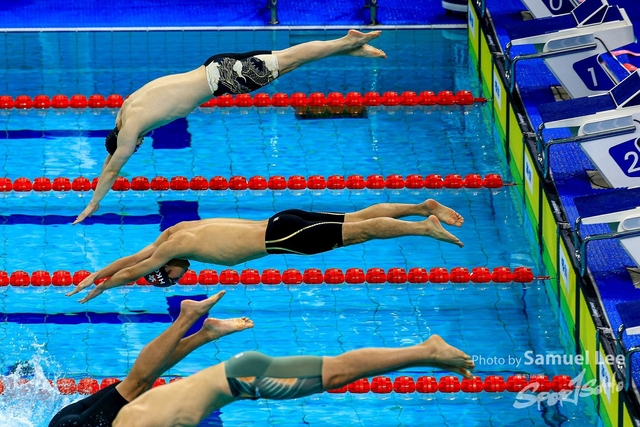 20251212 Swimming AM 2_LR50075009