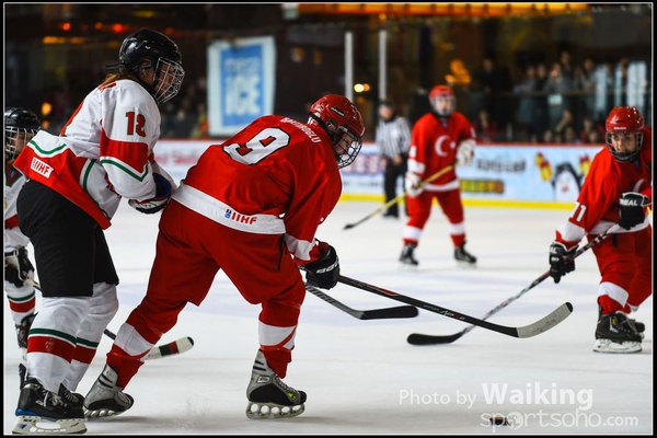 150218 Ice Hockey - 0054