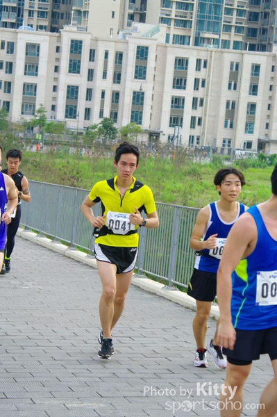 SG201028