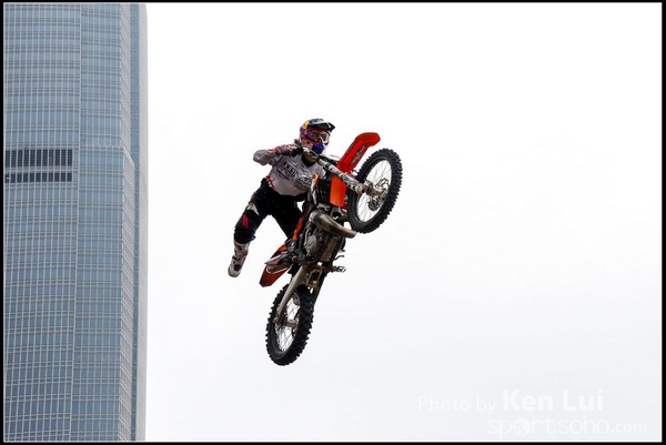 20150403Bull X 1057