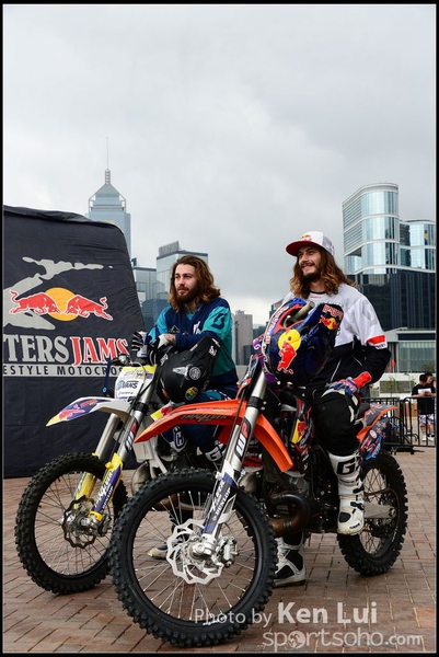 20150403Bull X 1085