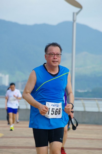 SG202118
