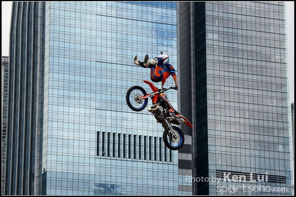 150404Xfighters1021