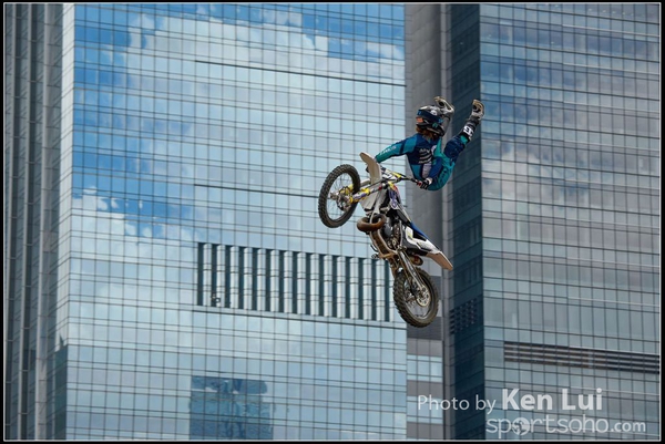 150404Xfighters1033