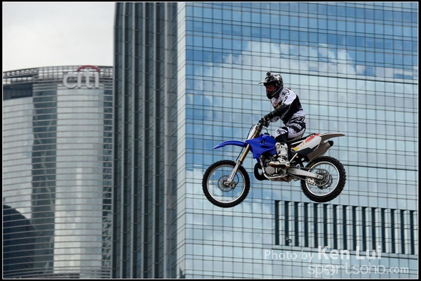 150404Xfighters1038