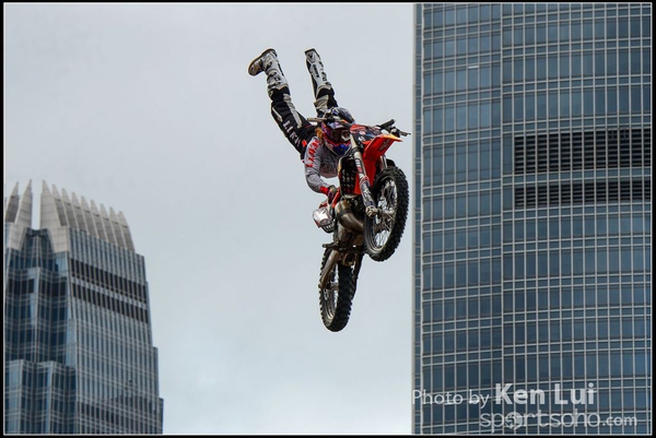 150404Xfighters1053