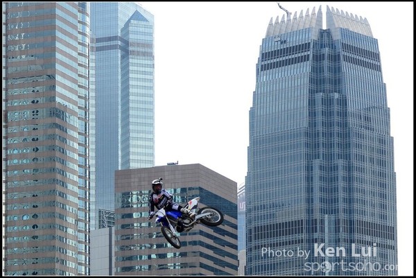 150404Xfighters1101