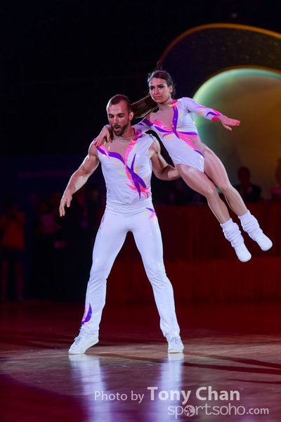 Performance056