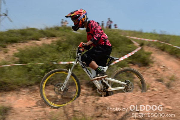 Downhill (27)