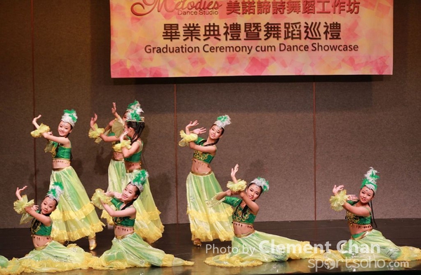 Moledies Dance_352_1