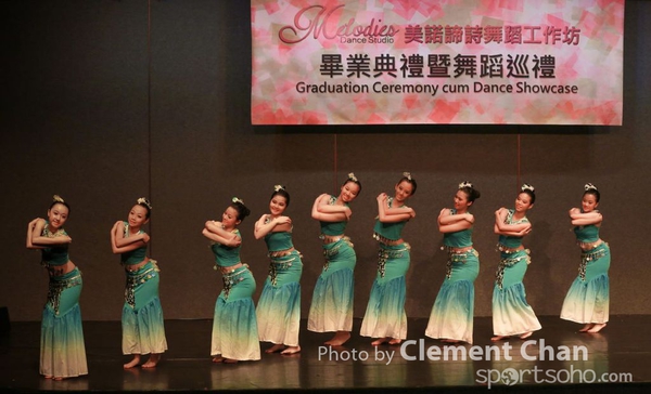 Moledies Dance_585_1